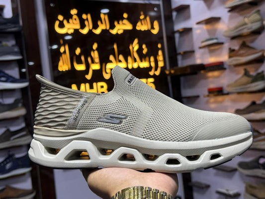 SKECHERS